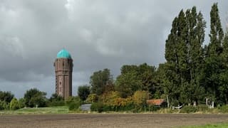 Eerst buien en wind, later opklaringen