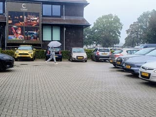 De paraplu is geen overbodige luxe