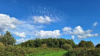 Vanmiddag heerlijk weer met leuke wolken