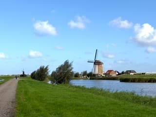 Kleine stapelwolken molen