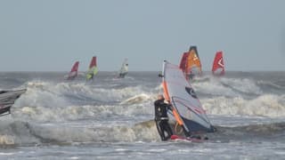 Windkracht 6 aan zee 