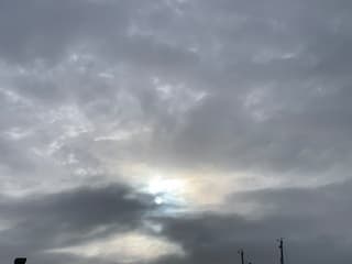 Zon en wolken