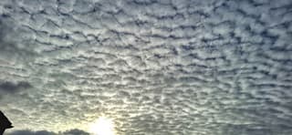 Aparte lucht in Heemskerk vanmorgen vroeg 