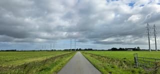 Bewolking boven de Groninger landerijen vanmorgen 