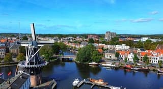 Molen de Adriaan in Haarlem vandaag in de zon 