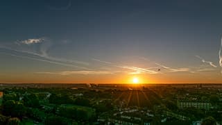Eerste zonnestralen boven Maastricht 