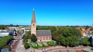Strak blauwe lucht boven Heemskerk vandaag 
