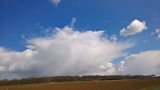 Wolkenlucht in Duitsland op weg naar huis