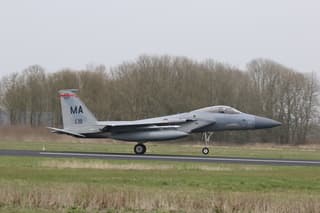 20180409 Vlb. Leeuwarden, de eerste missies van de oefening FrisianFlag2018 zijn gestart met een grijze en druilerige lucht
