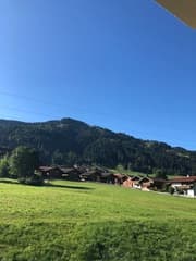 Blauwe luchten in Oostenrijk/Niederau