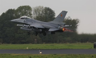 20191021 Bij grijs en regenachtig weer, komt de afterburner pas goed tot zijn recht.  FWIT oefening op vlb Leeuwarden