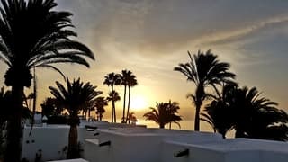 Fraaie zonsopkomst in Lanzarote (Puerto Del Carmen) vanmorgen. 