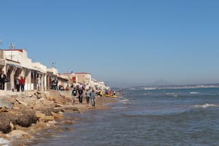 Prachtig strandweer onbewolkt weinig wind 20 graden.