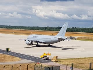 20200607 Duitse Airbus op  bezoek op vliegbasis Eindhoven