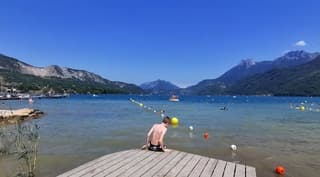 Heerlijk weer aan het meer van Annecy, vrijdag richting de 40 graden 