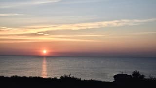 Woensdag 28 juli 2021, 06:36 uur. Zonsopgang in Saint-Cyprien. Prachtig begin van een zonnige dag! 