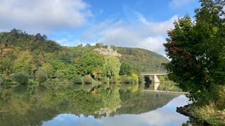 De Ruïne van Karlstadt aan de Main. Windstil.