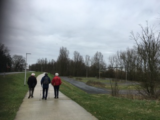 Wandelen op natte weg