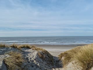 Sluierwolken boven de Noordzee 