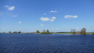 Friese meren met zon en frisse wind 