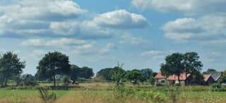 Blauw, wolkjes en paardrijden 