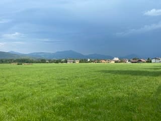 Naderend onweer in Hallein (Salzburgerland/Oostenrijk)