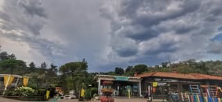 Onweerslucht boven de camping 