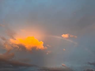 Regenboog bij zonsondergang 