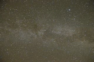 De Melkweg met Vallende ster?