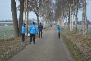 Klootschieten onder winterse omstandigheden.