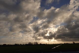 Explosieve zonsopgang boven Oosterzee