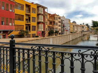 Vrij zonnig weer met wolken