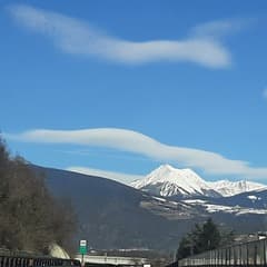 Lenticularis wolk boven Sud Tirol