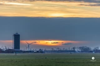 Zonsondergang Bornwird en sneeuw weg