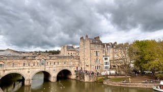Bath bewolkt en zon 