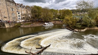 Bath bewolkt en zon 