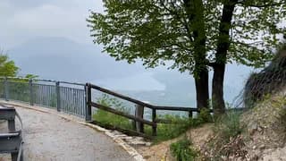 Stilte, rust met uitzicht op Lago di Caldonazzo en Lago di Levico nog net te zien.