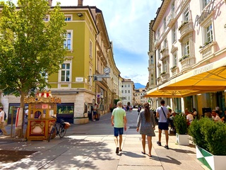 Volop zomer in Bolzano (noord Italië)