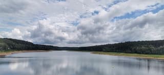 Mooi boven het stuwmeer 