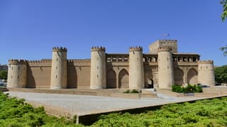 Kasteel Aljafera, Vandaag onbewolkt en zon 38 graden 