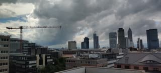 Donkere wolken in Frankfurt