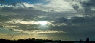 Wolken en zon 