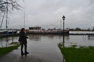 Hoog water aan de Lek.
