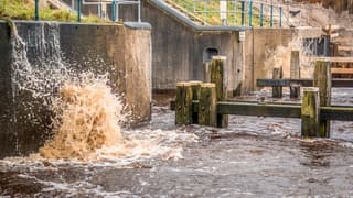De pompen draaien 24 uur per dag.
