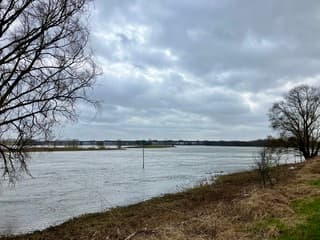 Wolkenlucht boven de IJssel 