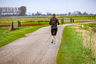 Hardloper in buitengebied van Hoogland