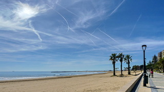 Mooi zonnig weer ook wat hoge sluierwolken