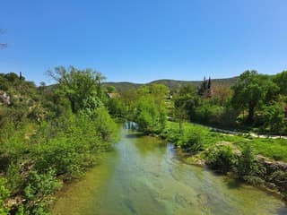 Staalblauwe lucht in Zuid Frankrijk 