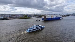 Uitkijk vanuit de Elbphilharmonie op de Elbe