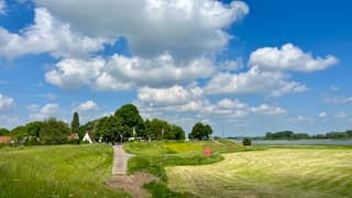 Er ontstaan in rap tempo  grote stapelwolken 